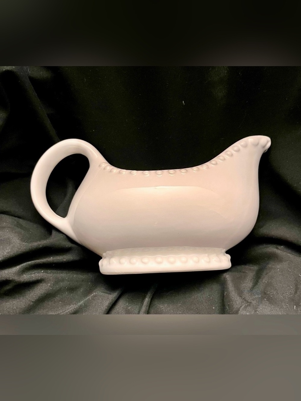 Tabletops Gallery White Ceramic Beaded Gravy Boat Farmhouse Serveware